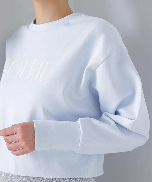 NATURAL BEAUTY BASIC(ナチュラルビューティーベーシック)の「◇ダンボールロゴカットソー(Tシャツ/カットソー・レディース・ブルー/オフホワイト/チャコールグレー・FREE)」の4枚目の写真