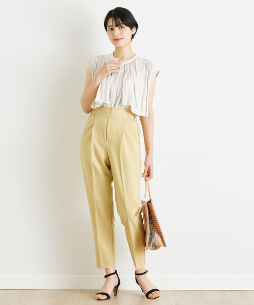 INED CLARO(イネドクラロ)の「イージーテーパードパンツ(その他パンツ・レディース・グレイッシュブルー/ベージュ/イエロー/グリーン・9号/11号)」の4枚目の写真