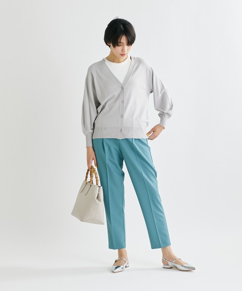 INED CLARO(イネドクラロ)の「イージーテーパードパンツ(その他パンツ・レディース・グレイッシュブルー/ベージュ/イエロー/グリーン・9号/11号)」の6枚目の写真