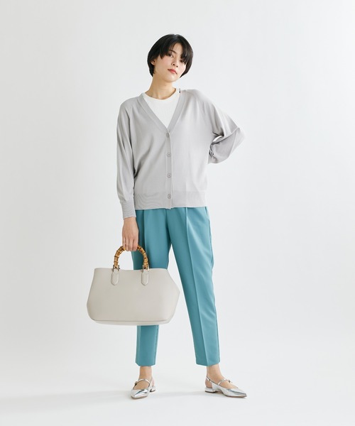 INED CLARO(イネドクラロ)の「イージーテーパードパンツ(その他パンツ・レディース・グレイッシュブルー/ベージュ/イエロー/グリーン・9号/11号)」の7枚目の写真