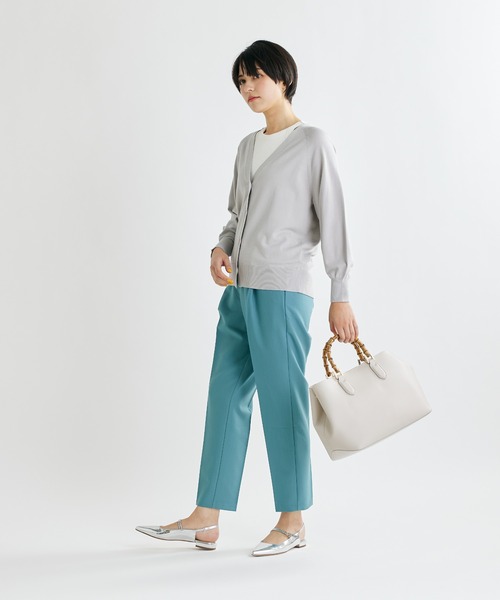 INED CLARO(イネドクラロ)の「イージーテーパードパンツ(その他パンツ・レディース・グレイッシュブルー/ベージュ/イエロー/グリーン・9号/11号)」の8枚目の写真