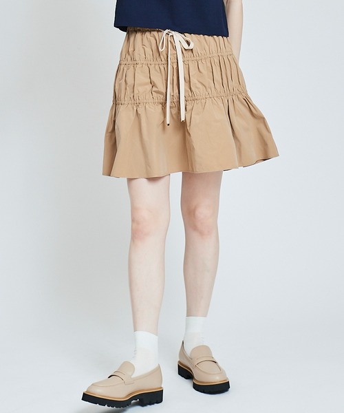 31 Sons de mode（トランテアン　ソン　ドゥ　モード）の「フレアミニタフタスカート（スカート・レディース・ブラック/キャメル・36）」の2枚目の写真