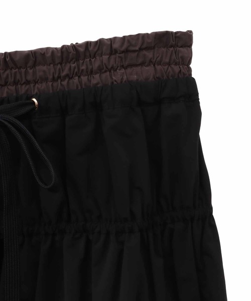 31 Sons de mode（トランテアン　ソン　ドゥ　モード）の「フレアミニタフタスカート（スカート・レディース・ブラック/キャメル・36）」の3枚目の写真