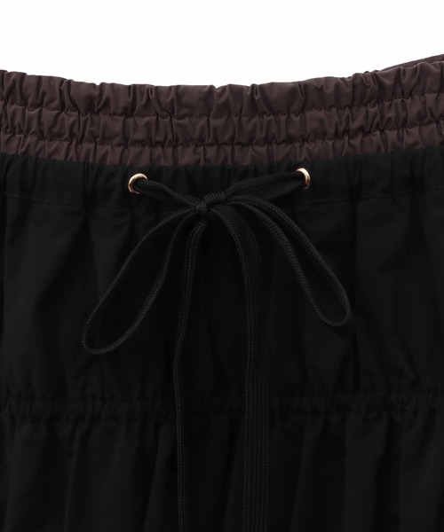 31 Sons de mode（トランテアン　ソン　ドゥ　モード）の「フレアミニタフタスカート（スカート・レディース・ブラック/キャメル・36）」の4枚目の写真