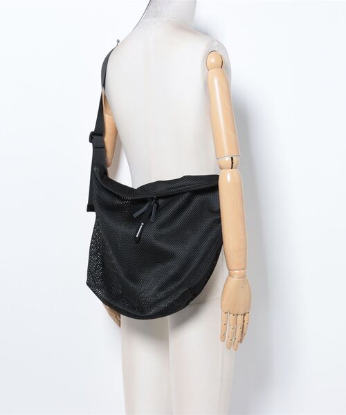 ADAM PATEK(アダムパテック)の「/ADAM PATEK/ mesh shoulder bag/メッシュショルダーバッグ(ショルダーバッグ・メンズ・ブラック・FREE)」の5枚目の写真