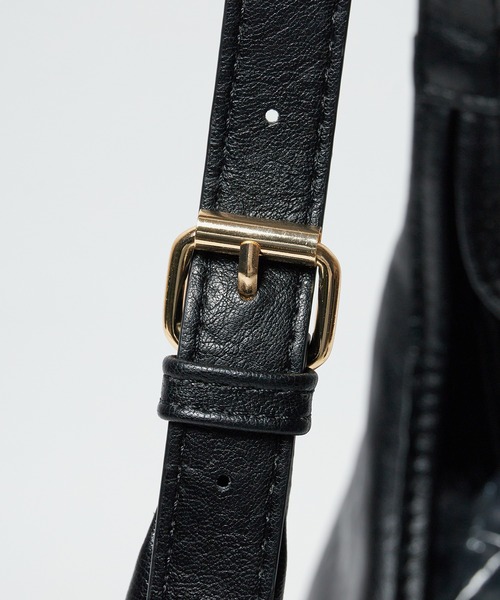 ROOPTOKYO(ループトウキョウ)の「▲レザー調ショルダーバッグ ユニセックス(ショルダーバッグ・メンズ・ブラック/ブラウン・FREE)」の7枚目の写真