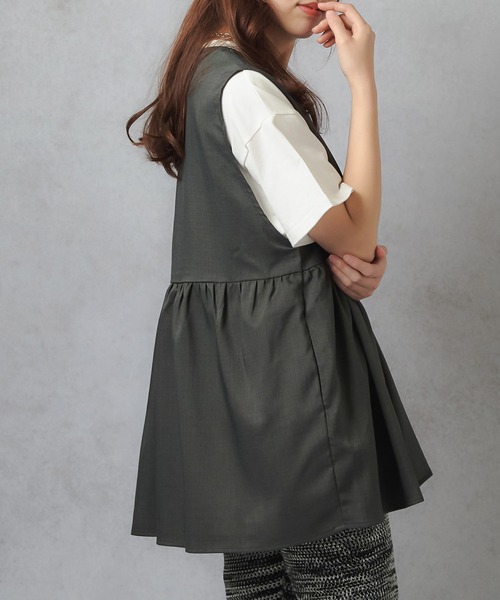 Lull（ルル）の「【Lull / ルル】セットアップ対応 / キレイめペプラムタンクトップ（ベスト・レディース・ブラック/アイボリー・ONESIZE）」の8枚目の写真