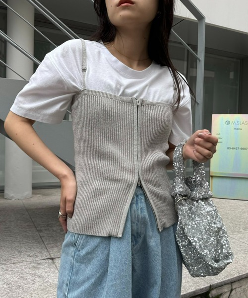 WILLOW（ウィロー）の「【willow】ラメZIPリブニットキャミビスチェ（キャミソール・レディース・グレー/チャコールグレー・ONE SIZE）」の4枚目の写真