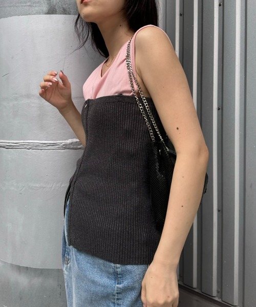 WILLOW（ウィロー）の「【willow】ラメZIPリブニットキャミビスチェ（キャミソール・レディース・グレー/チャコールグレー・ONE SIZE）」の5枚目の写真