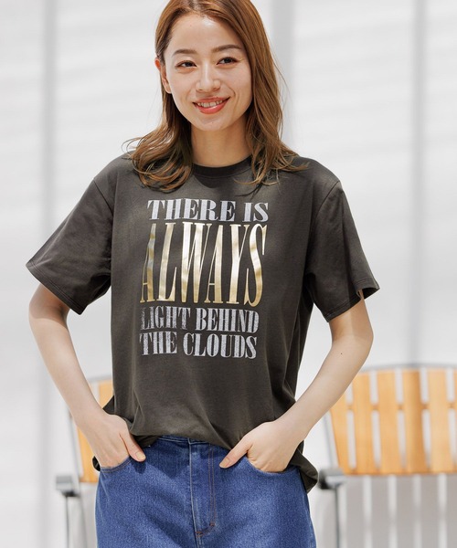 LAKOLE(ラコレ)の「アソート箔プリントTEE / 125540(Tシャツ/カットソー・レディース・オフホワイト/チャコール/ホワイト/ベージュ系その他5/グレー系その他7・SMALL/MEDIUM)」の4枚目の写真