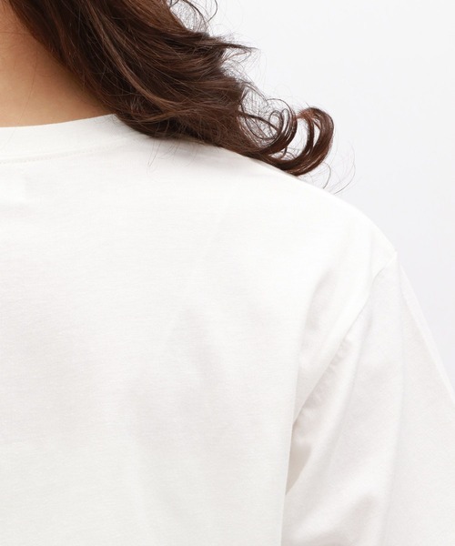 LAKOLE(ラコレ)の「アソート箔プリントTEE / 125540(Tシャツ/カットソー・レディース・オフホワイト/チャコール/ホワイト/ベージュ系その他5/グレー系その他7・SMALL/MEDIUM)」の13枚目の写真