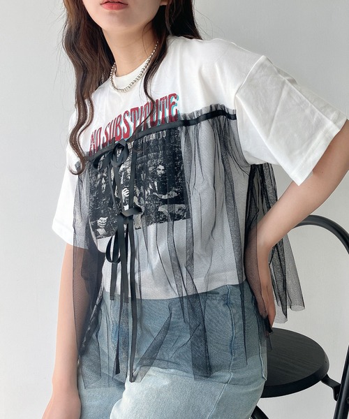 AS KNOW AS plus(アズノゥアズプラス)の「◎チュールリボン ロックTシャツ(Tシャツ/カットソー・レディース・ブラック×グレー/ホワイト×ブラック/チャコールグレー×ブラック/ホワイト系/グレー系/アイボリー系/ホワイト系1/グレー系1/アイボリー系1/アイボリー系2・FREE)」の4枚目の写真