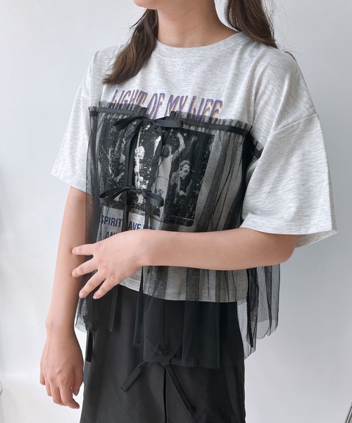 AS KNOW AS plus(アズノゥアズプラス)の「◎チュールリボン ロックTシャツ(Tシャツ/カットソー・レディース・ブラック×グレー/ホワイト×ブラック/チャコールグレー×ブラック/ホワイト系/グレー系/アイボリー系/ホワイト系1/グレー系1/アイボリー系1/アイボリー系2・FREE)」の8枚目の写真