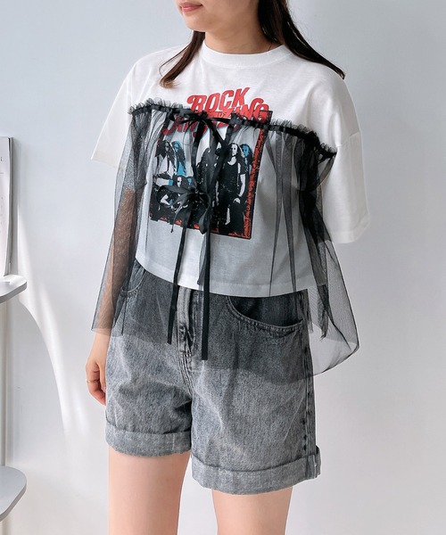 AS KNOW AS plus(アズノゥアズプラス)の「◎チュールリボン ロックTシャツ(Tシャツ/カットソー・レディース・ブラック×グレー/ホワイト×ブラック/チャコールグレー×ブラック/ホワイト系/グレー系/アイボリー系/ホワイト系1/グレー系1/アイボリー系1/アイボリー系2・FREE)」の2枚目の写真