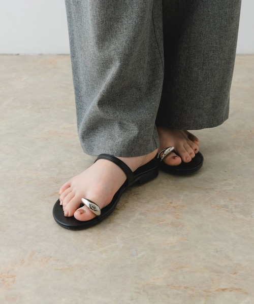 RODE SKO(ロデスコ)の「『MADE IN JAPAN』メタルフラットサンダル(サンダル・レディース・ブラウン/ブラック・36/37/38)」の20枚目の写真