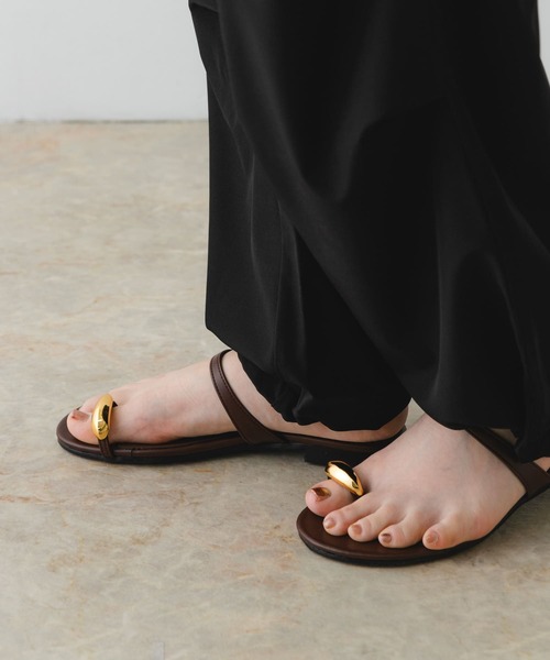 RODE SKO(ロデスコ)の「『MADE IN JAPAN』メタルフラットサンダル(サンダル・レディース・ブラウン/ブラック・36/37/38)」の11枚目の写真