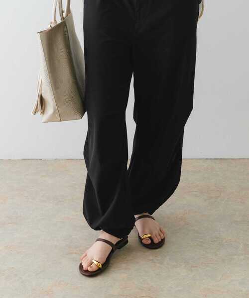 RODE SKO(ロデスコ)の「『MADE IN JAPAN』メタルフラットサンダル(サンダル・レディース・ブラウン/ブラック・36/37/38)」の4枚目の写真