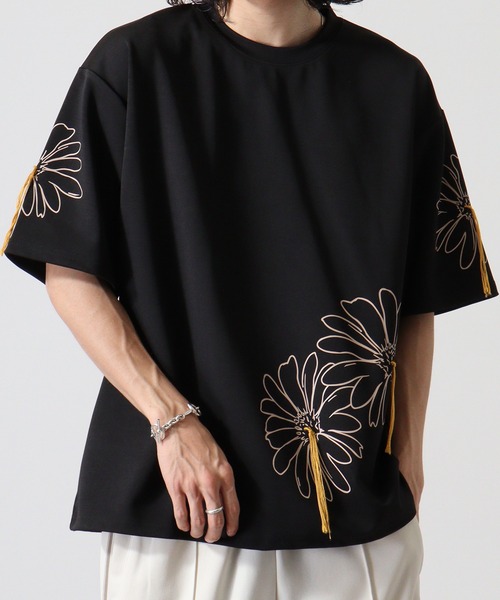 ATELANE(アテレーン)の「ポンチアソートハンドステッチ刺繍Tシャツ(Tシャツ/カットソー・メンズ・ホワイト/ブラック系/ホワイト系/ブラック/グレー/ブルー・L/M)」の4枚目の写真