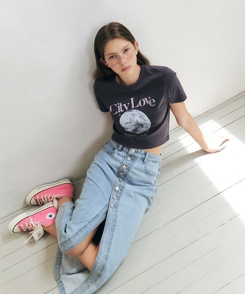 CITYBREEZE(シティブリーズ)の「CITY LOVE CROPPED SHORT SLEEVE T-SHIRT(Tシャツ/カットソー・レディース・チャコール/ホワイト・FREE)」の19枚目の写真