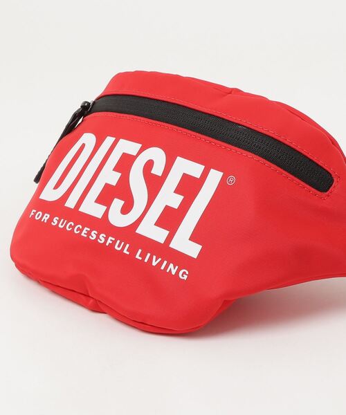 DIESEL KIDS（ディーゼルキッズ）の「DIESEL（ディーゼル）Kids & Junior ブランドロゴボディバッグ（ボディバッグ/ウエストポーチ・キッズ・ブラック/レッド・ONE SIZE）」の4枚目の写真