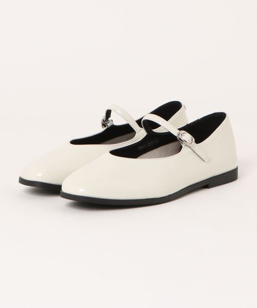 shoes365(シューズスリーシックスファイヴ)の「【shoes365】バックル付きパンプス(パンプス・レディース・オフホワイト/ブラック・22.5cm/23.0cm/23.5cm/24.0cm/24.5cm/25.0cm)」の5枚目の写真