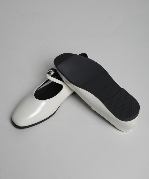 shoes365(シューズスリーシックスファイヴ)の「【shoes365】バックル付きパンプス(パンプス・レディース・オフホワイト/ブラック・22.5cm/23.0cm/23.5cm/24.0cm/24.5cm/25.0cm)」の7枚目の写真