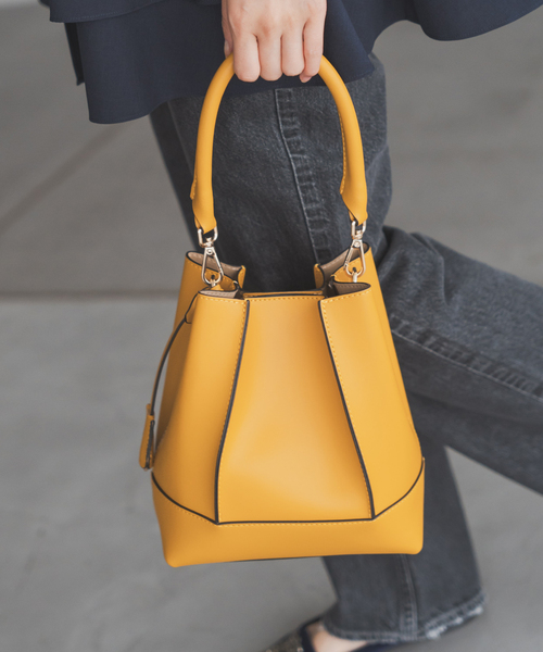 IENA（イエナ）の「《追加》GIANNI NOTARO/ジャンニ ノターロ バケツガタバッグ 219/RUGA（ショルダーバッグ・レディース・キャメル/イエロー/ブラック・FREE）」の14枚目の写真