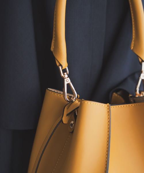 IENA（イエナ）の「《追加》GIANNI NOTARO/ジャンニ ノターロ バケツガタバッグ 219/RUGA（ショルダーバッグ・レディース・キャメル/イエロー/ブラック・FREE）」の16枚目の写真