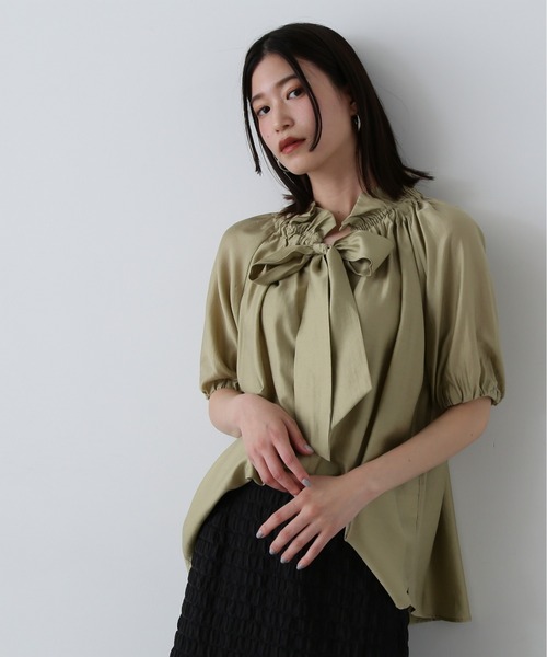 N.(N. Natural Beauty Basic)(エヌエヌナチュラルビューティーベーシック)の「シルキーローンリボンタイ半袖ブラウス(シャツ/ブラウス・レディース・ベージュ/ブルー/オフホワイト・MEDIUM)」の9枚目の写真