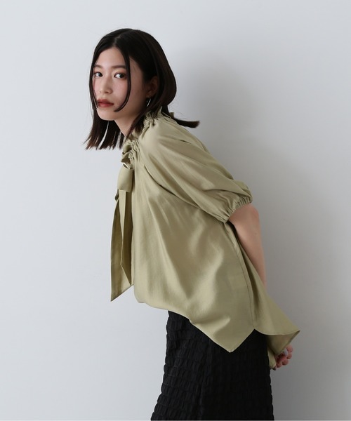 N.(N. Natural Beauty Basic)(エヌエヌナチュラルビューティーベーシック)の「シルキーローンリボンタイ半袖ブラウス(シャツ/ブラウス・レディース・ベージュ/ブルー/オフホワイト・MEDIUM)」の10枚目の写真