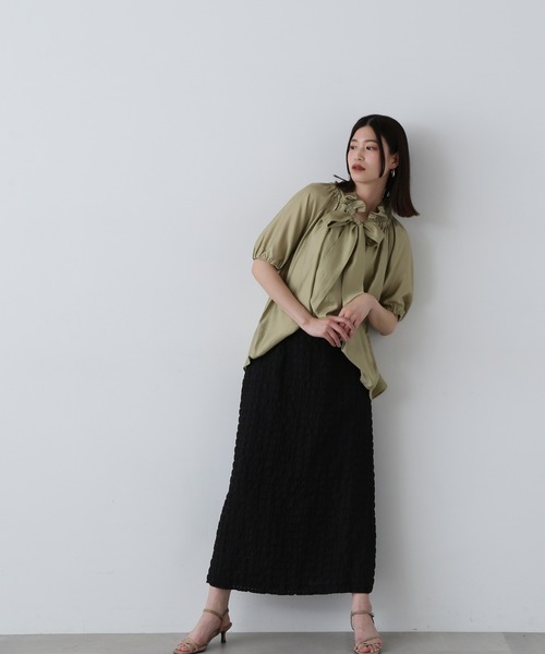 N.(N. Natural Beauty Basic)(エヌエヌナチュラルビューティーベーシック)の「シルキーローンリボンタイ半袖ブラウス(シャツ/ブラウス・レディース・ベージュ/ブルー/オフホワイト・MEDIUM)」の12枚目の写真