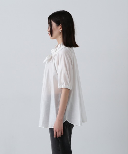 N.(N. Natural Beauty Basic)(エヌエヌナチュラルビューティーベーシック)の「シルキーローンリボンタイ半袖ブラウス(シャツ/ブラウス・レディース・ベージュ/ブルー/オフホワイト・MEDIUM)」の21枚目の写真