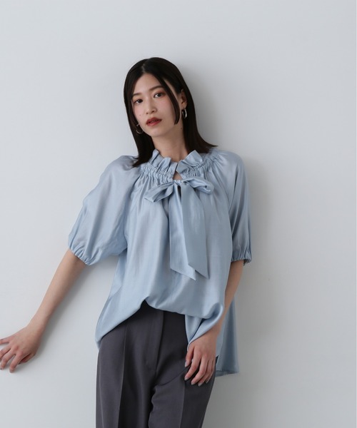 N.(N. Natural Beauty Basic)(エヌエヌナチュラルビューティーベーシック)の「シルキーローンリボンタイ半袖ブラウス(シャツ/ブラウス・レディース・ベージュ/ブルー/オフホワイト・MEDIUM)」の19枚目の写真