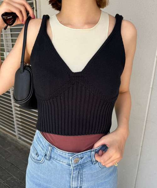 RITA ROW(リタロウ)の「【RITA ROW/リタロウ】ブラックニットキャミ(キャミソール・レディース・ブラック・X-SMALL)」の6枚目の写真