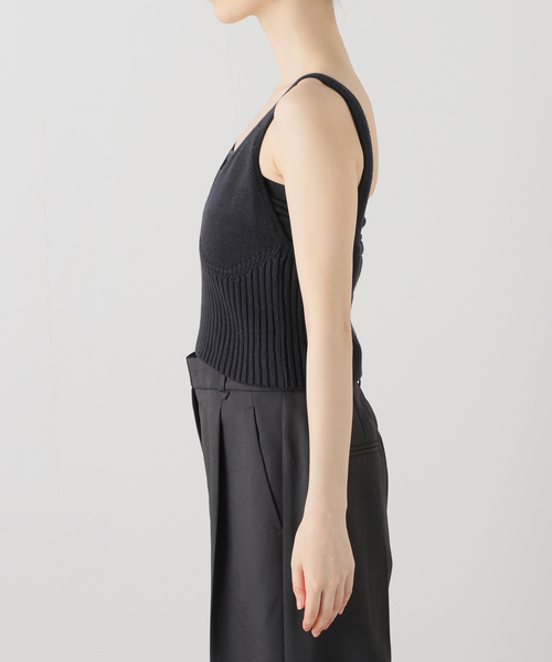 RITA ROW(リタロウ)の「【RITA ROW/リタロウ】ブラックニットキャミ(キャミソール・レディース・ブラック・X-SMALL)」の8枚目の写真