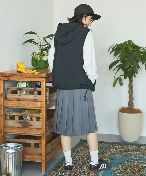 MONO-MART LADY'S（モノマートレディース）の「アソート プリーツミディ丈スカート（スカート・レディース・ネイビー系/ブラック系/グレー/ブラック/ネイビー・FREE）」の6枚目の写真