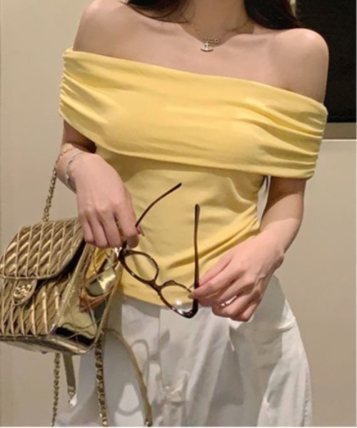 Jasmine Grandiflorum(ジャスミングランディフローラム)の「【Jasmine】オフショル半袖カットソートップス (SS)(Tシャツ/カットソー・レディース・ブラック/イエロー/ホワイト/ピンク・FREE)」の12枚目の写真