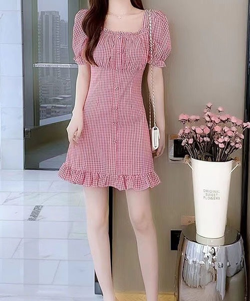 gossip！ロサンゼルス（ゴシップロサンゼルス）の「スクエアネック ギンガムチェック シャーリング半袖ミニワンピース レディース フリル裾 パフスリーブ（ワンピース・レディース・ブラック/レッド・S/M）」の13枚目の写真