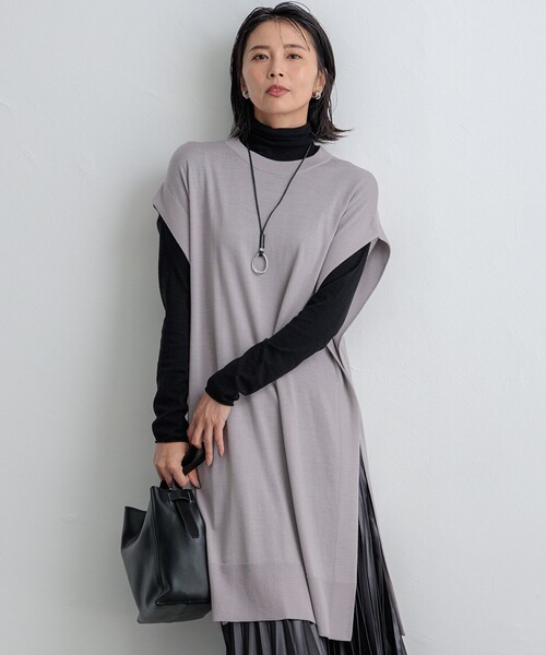 23区 L(ニジュウサンクオオキイサイズ)の「【洗える】コンパクトウール ロングベスト(ベスト・レディース・ライトグレー系/ブラック系・44/46)」の1枚目の写真