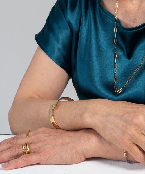 ieLS（イエルズ）の「金属アレルギー対応「ieLS」ステンレス　デザインバングル（バングル/リストバンド・メンズ・ゴールド/シルバー・ONE SIZE）」の8枚目の写真