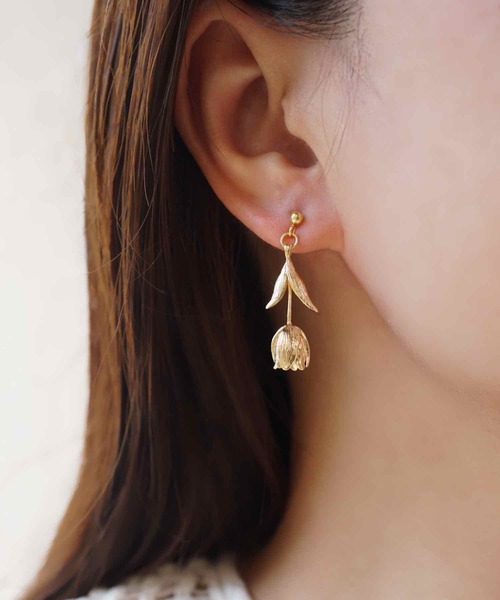 CERCA(チェルカ)の「saran jewelry/キュート フラワー ピアス(ピアス(両耳用)・レディース・シルバー/ゴールド・FREE)」の2枚目の写真