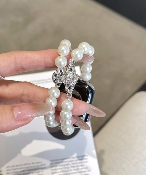LUON(ルオン)の「LUON / Apple Watch Band / マグネット パール アップルウォッチ バンド(デジタル腕時計・レディース・ブラック/ホワイト・A/B)」の4枚目の写真