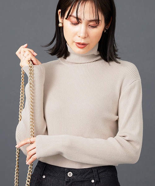 BELLUNA PLUS(ベルーナ)の「リブニットタートルネックプルオーバー(ニット/セーター・レディース・アイボリー/ブラック/ロイヤルブルー/オレンジ・MEDIUM/LARGE/X-LARGE)」の1枚目の写真