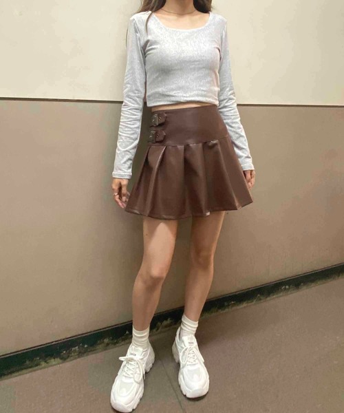 NANEA(ナネア)の「サイドベルト付きプリーツミニスカート(スカート・レディース・ブラック/ブラウン・LARGE/MEDIUM/SMALL)」の17枚目の写真