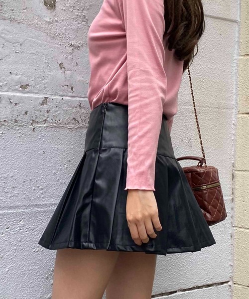 NANEA(ナネア)の「サイドベルト付きプリーツミニスカート(スカート・レディース・ブラック/ブラウン・LARGE/MEDIUM/SMALL)」の11枚目の写真
