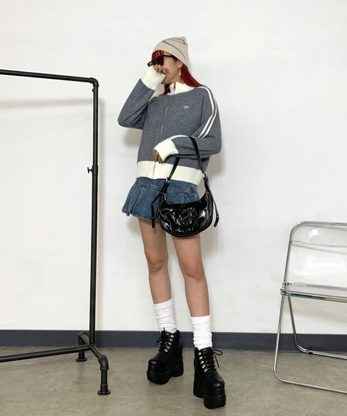 non-hedge(ノンヘッジ)の「スピンドルハーフムーンショルダーバッグ(ショルダーバッグ・レディース・シルバー/ブラック/レッド・FREE)」の4枚目の写真