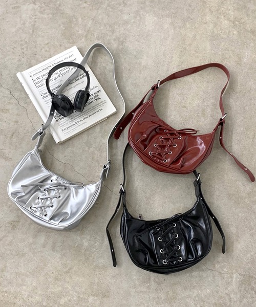 non-hedge(ノンヘッジ)の「スピンドルハーフムーンショルダーバッグ(ショルダーバッグ・レディース・シルバー/ブラック/レッド・FREE)」の9枚目の写真