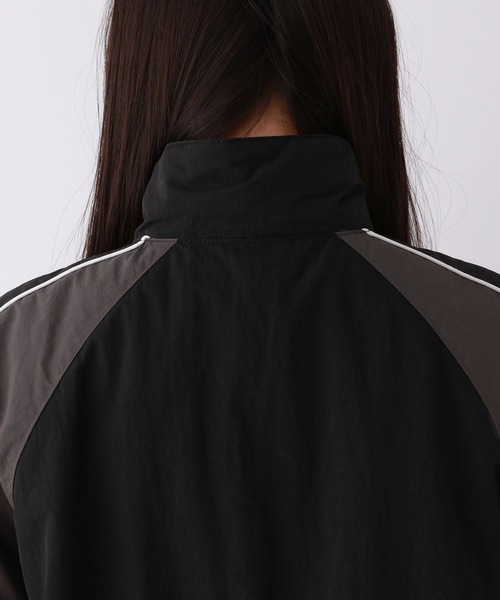 repipi armario（レピピ アルマリオ）の「カラーブロックキルトブルゾン（ブルゾン・キッズ・ブラック/ネイビー/ベージュ・LARGE/MEDIUM/SMALL）」の10枚目の写真