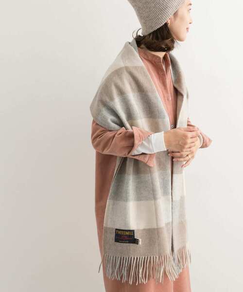 TWEED MILL(ツイードミル)の「『一部別注カラー』TWEED MILL wool stole(ストール/ショール・レディース・ブラック系その他/ブルー系その他/ホワイト系その他/ベージュ系その他/グレー系その他/チャコールグレー・-)」の5枚目の写真