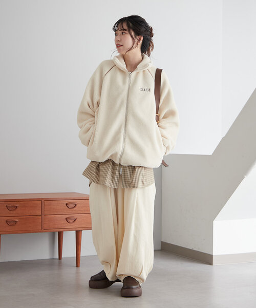 NUNIFE（ユニフィー）の「【NUNIFE】《さやべびコラボ》ロゴ刺繍ブルゾン（ブルゾン・レディース・ベージュ/チャコールグレー/アイボリー・MEDIUM/LARGE）」の5枚目の写真